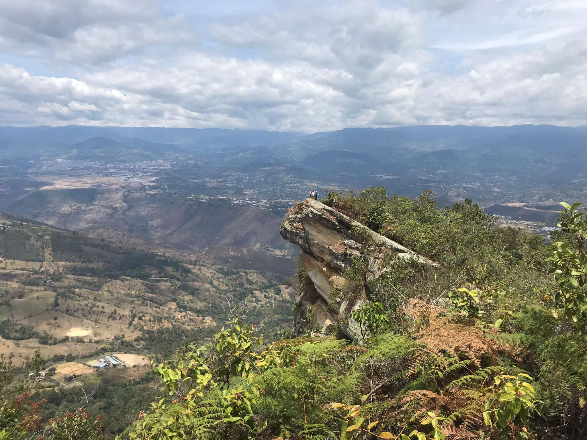 Los guardianes del Cerro de Quininí