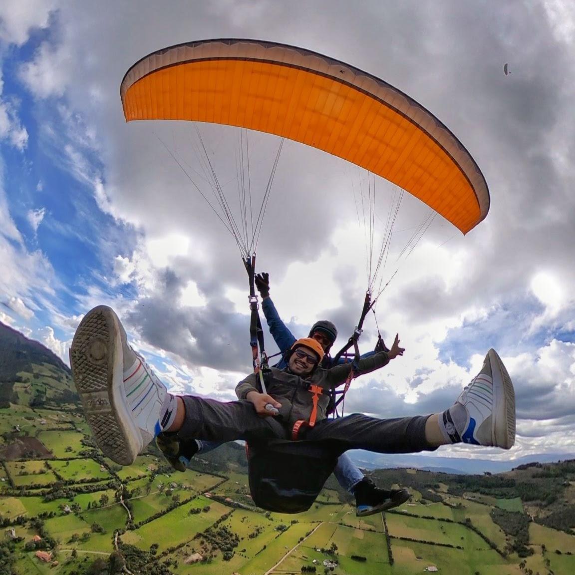 Parapente en los Cielos de Tocancipá
